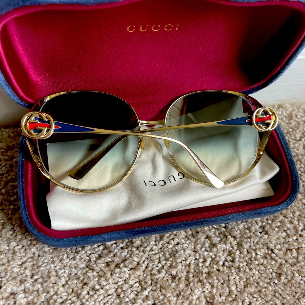 Oversized Gucci sunglasses